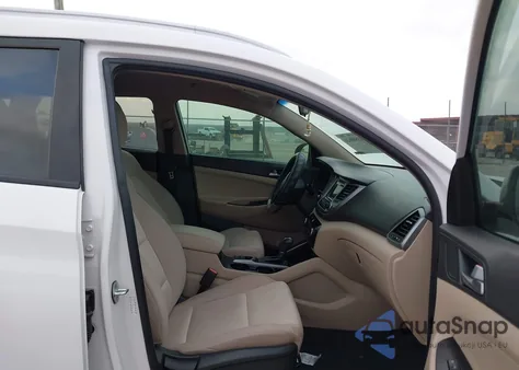 2016 Hyundai Tucson Sport z USA, uszkodzony, nr VIN KM8J33A26GU221131